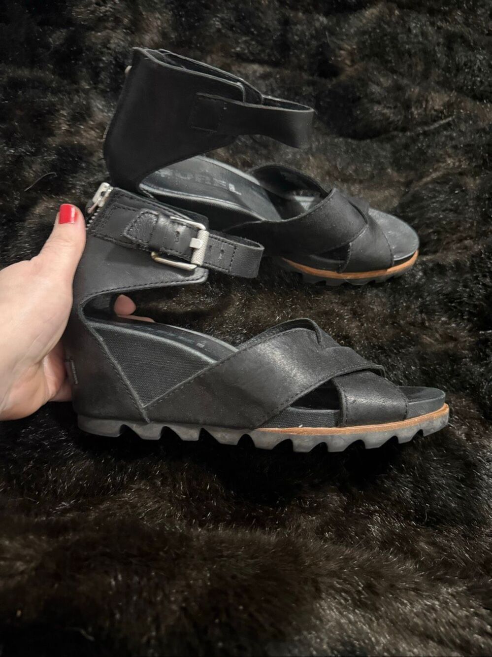 Sorel Womens Joanie 2 Black Criss-Cross Wedge Sandals Black  8.5 Wedge Vacation